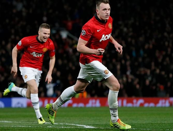 Manchester United's Phil Jones injured, ruled out for two weeks