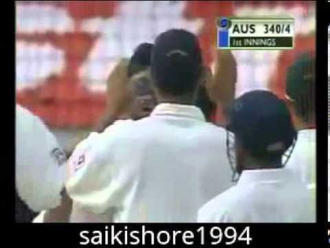 Video: Steve Waugh out handling the ball\