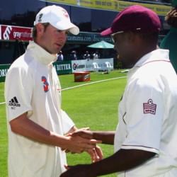 Michael Clarke and Brian Lara talk about batting against spin on Twitter