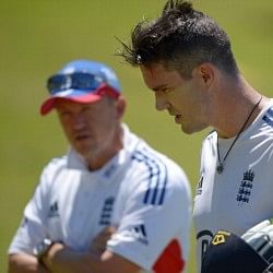 Andy Flower threatens to quit if Kevin Pietersen is not axed from the team