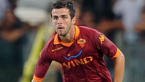 Manchester United need Miralem Pjanic to solve their midfield woes