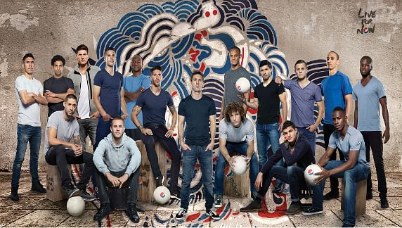 Pepsi unveils superstar 2014 football squad, Messi, Aguero, Wilshere included