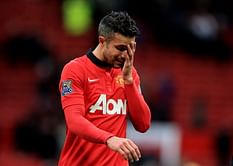 Manchester United's Robin van Persie out for another six weeks