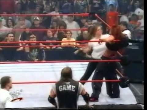 Video: Lita vs Stephanie McMahon - WWF Women's Title match
