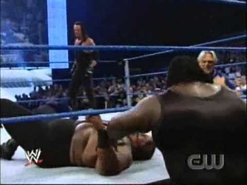 Video: When the Undertaker opened the 'Hell's Gate' for the 1st time