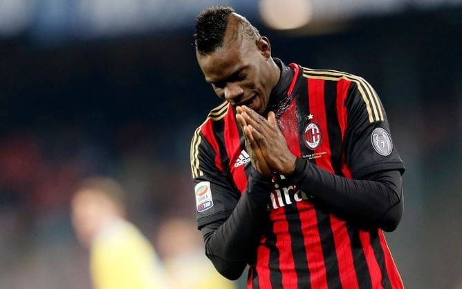 Rumour: Tottenham Hotspur to offer Erik Lamela for AC Milan striker Mario Balotelli
