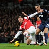 An excellent Chris Smalling symbolizes the mediocre game between Arsenal and Manchester United