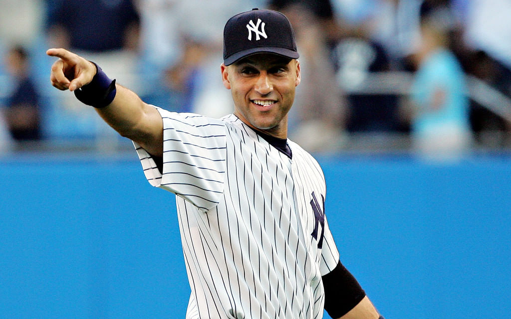 Derek Jeter announces that he will retire after 2014 season