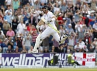 England's Kevin Pietersen celebrates