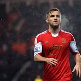 Liverpool make a move for Southampton left-back Luke Shaw