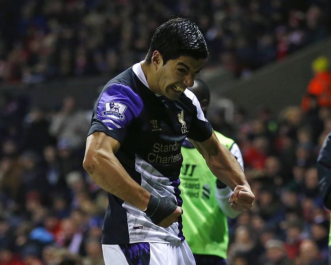 Suarez for Walcott - Liverpool offered Arsenal unbelievable striker swap deal