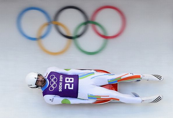 Shiva Keshavan crashes but makes incredible recovery at Sochi Olympics