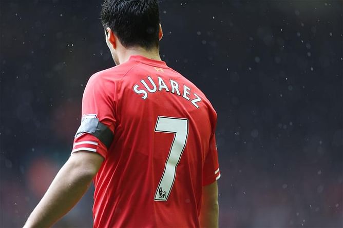 Steven Gerrard calls Luis Suarez a genius