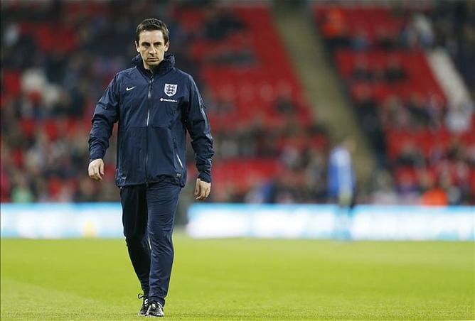 Gary Neville: "I would like to manage Manchester United, but don’t overthink it"