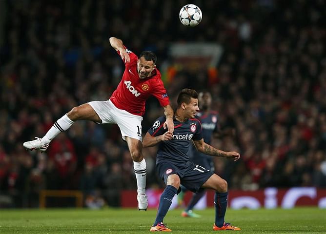 Gary Neville questions David Moyes’ handling of Ryan Giggs