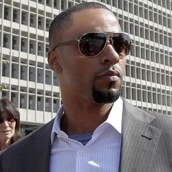 Former Saints safety Darren Sharper surrenders to police after warrants  issued on more alleged rapes