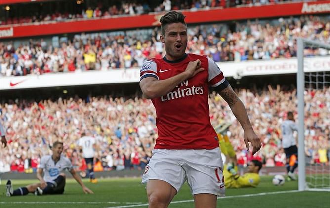 Emmanuel Adebayor vs Olivier Giroud: Who wins this stats battle?