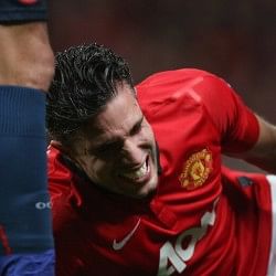Robin van Persie hopeful of being fit for Manchester Derby next week