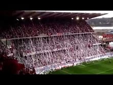 Video : Standard Liege fans unleash a toilet paper barrage before game against Anderlecht