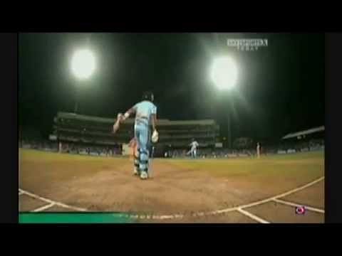 Video: Robin Uthappa - Cricket's walking assassin