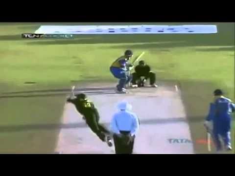 Video: Umpire signals wide, only to give batsman out instantaneous