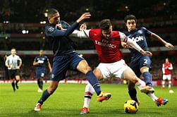 Rumour: Arsenal looking at Manchester United's Chris Smalling to replace Bacary Sagna