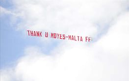 “Thank You Moyes” – Man United fans fly another banner over Old Trafford