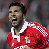 Benfica's Ezequiel Garay set to snub Manchester United