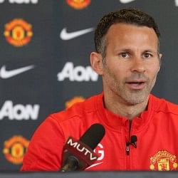 We are going out to bring back some smiles onto the faces of the fans : Ryan Giggs