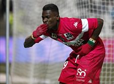 Rumour : Arsenal face stiff competition from Chelsea to sign Serge Aurier