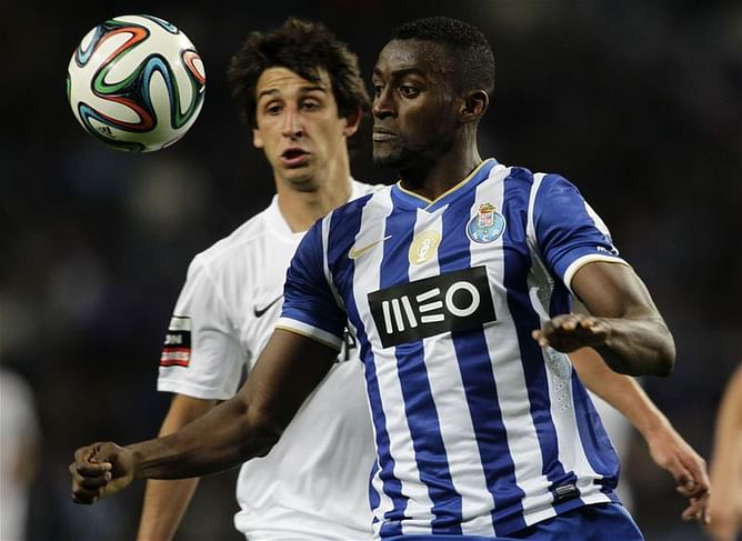 Rumour: Chelsea ponder £25m bid for Porto striker Jackson Martinez