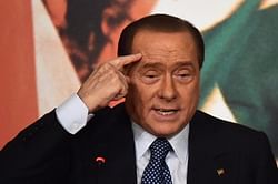 Silvio Berlusconi not to sell AC Milan