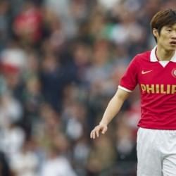Former Manchester United midfielder Park Ji-sung announces his retirement from football
