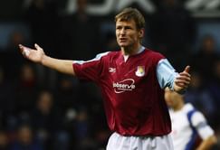 Former Manchester United striker Teddy Sheringham set to be given coaching role at West Ham United