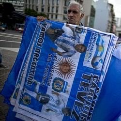 Argentina fans protest against Carlos Tevez's possible exclusion from the World Cup squad