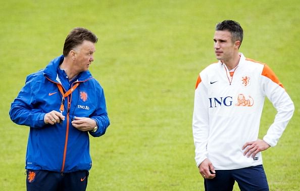 Rumour: Louis van Gaal set to hand Robin van Persie Manchester United captaincy