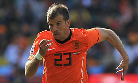 Netherlands midfielder Rafael van der Vaart out of the World Cup