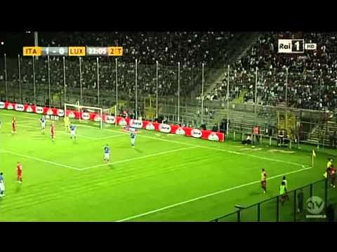 Incredible throw-in fail in Luxembourg vs Italy warm up match