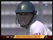 Video: Batsman out off a double bounced ball [no Run Out]