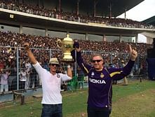 Shah Rukh Khan dazzles Eden Gardens with kisses, dance