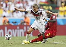 Barcelona and Bayern Munich discuss swap deal involving Toni Kroos and Alexis Sanchez