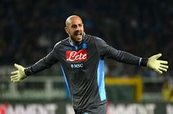 Rafael Benitez: Napoli have no intention of signing Pepe Reina