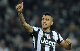 Rumour: Manchester United on a transfer rampage; to offer £30 million plus Nani for Juventus midfielder Arturo Vidal