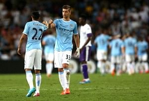 Top 10 most followed football clubs on Facebook and Twitter