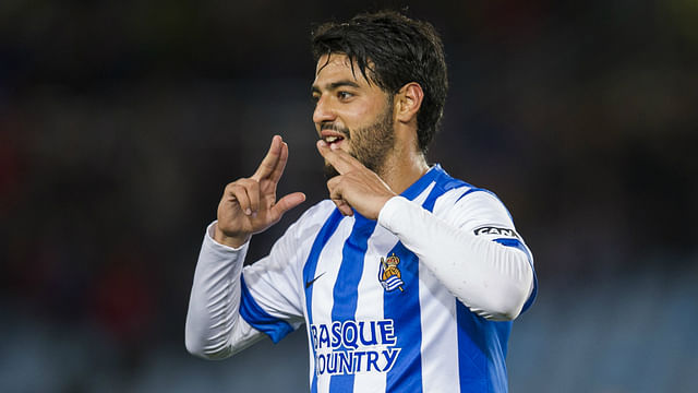 Real Sociedad reach agreement with Arsenal to retain Carlos Vela