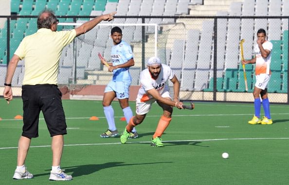 Hockey World Cup 2014: India have a glimmer of hope against England