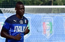 Mario Balotelli’s agent says “anything is possible” on Arsenal move