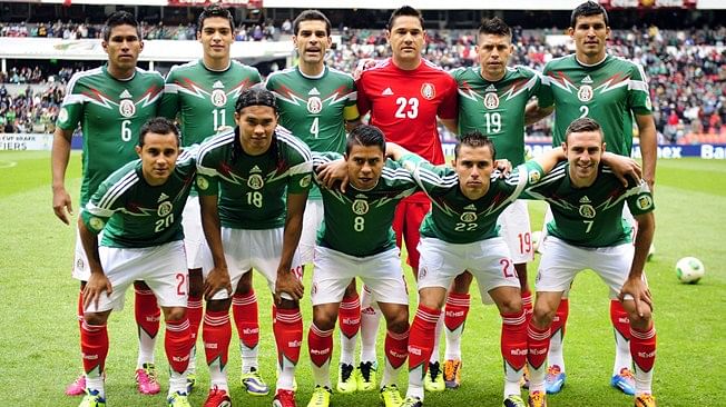 Mexican football team feted in Brazil