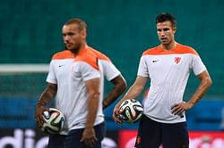 FIFA World Cup 2014: Spain vs Netherlands - Live tweets, goals and highlights