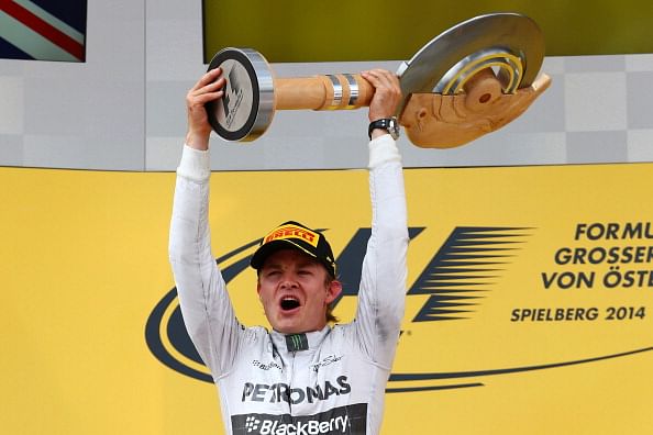 Nico Rosberg holds off Lewis Hamilton to clinch thrilling Austrian GP victory
